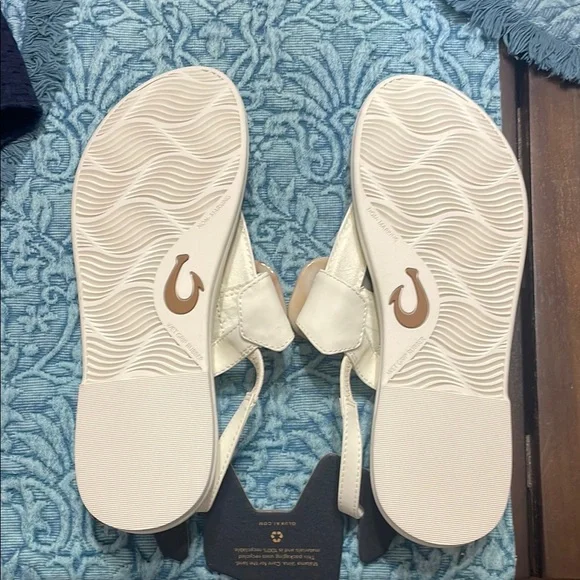 OluKai la’i t-bar white Cream Sandals with Brown Accents - Picture 5 of 6